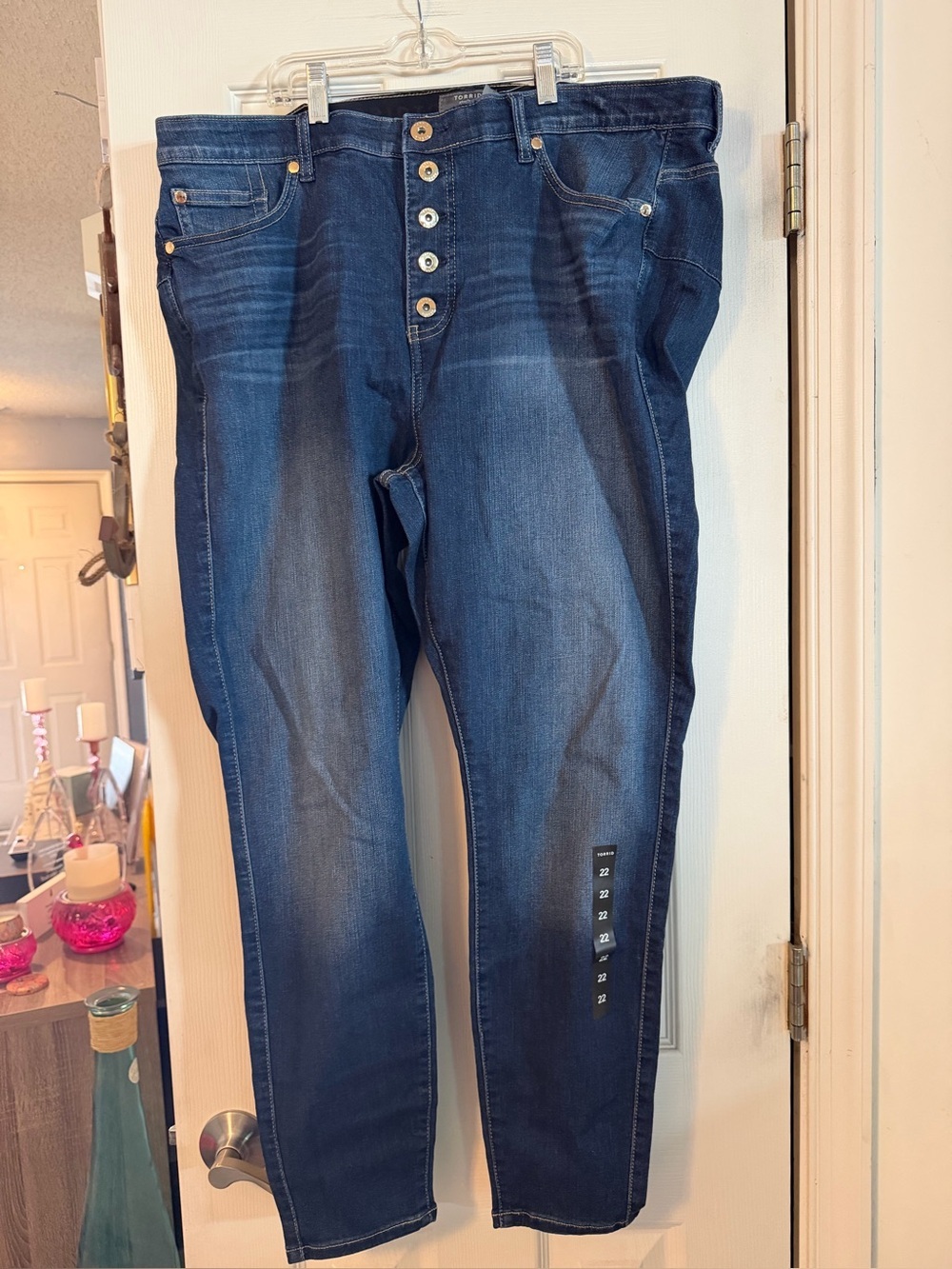 Torrid Women’s Bombshell Skinny in Dark Blue Wash
